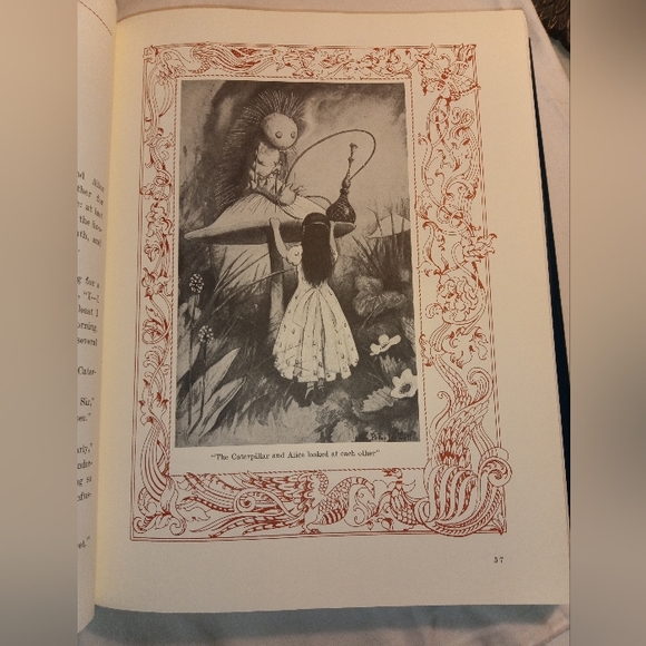 Alice in Wonderland Into the Looking Glass (Book) - Picture 6 of 17